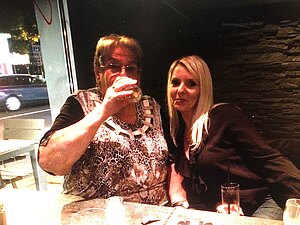 Tomas Mutter und Ehefrau Tomas Mutter und Ehefrau