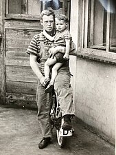 Tomas und Tankwart Gerhard Wendel Tomas und Tankwart Gerhard Wendel